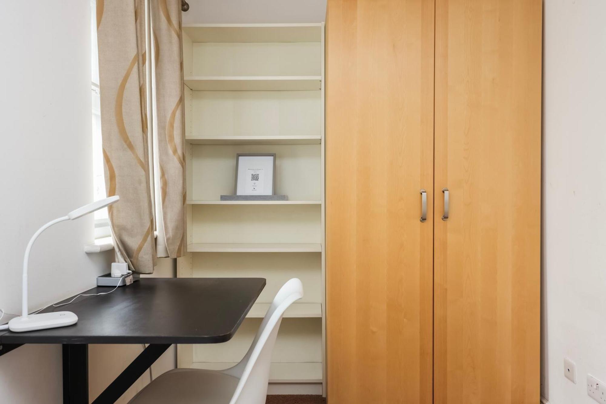 Vibrant Clapham Double Bedroom ลอนดอน ภายนอก รูปภาพ