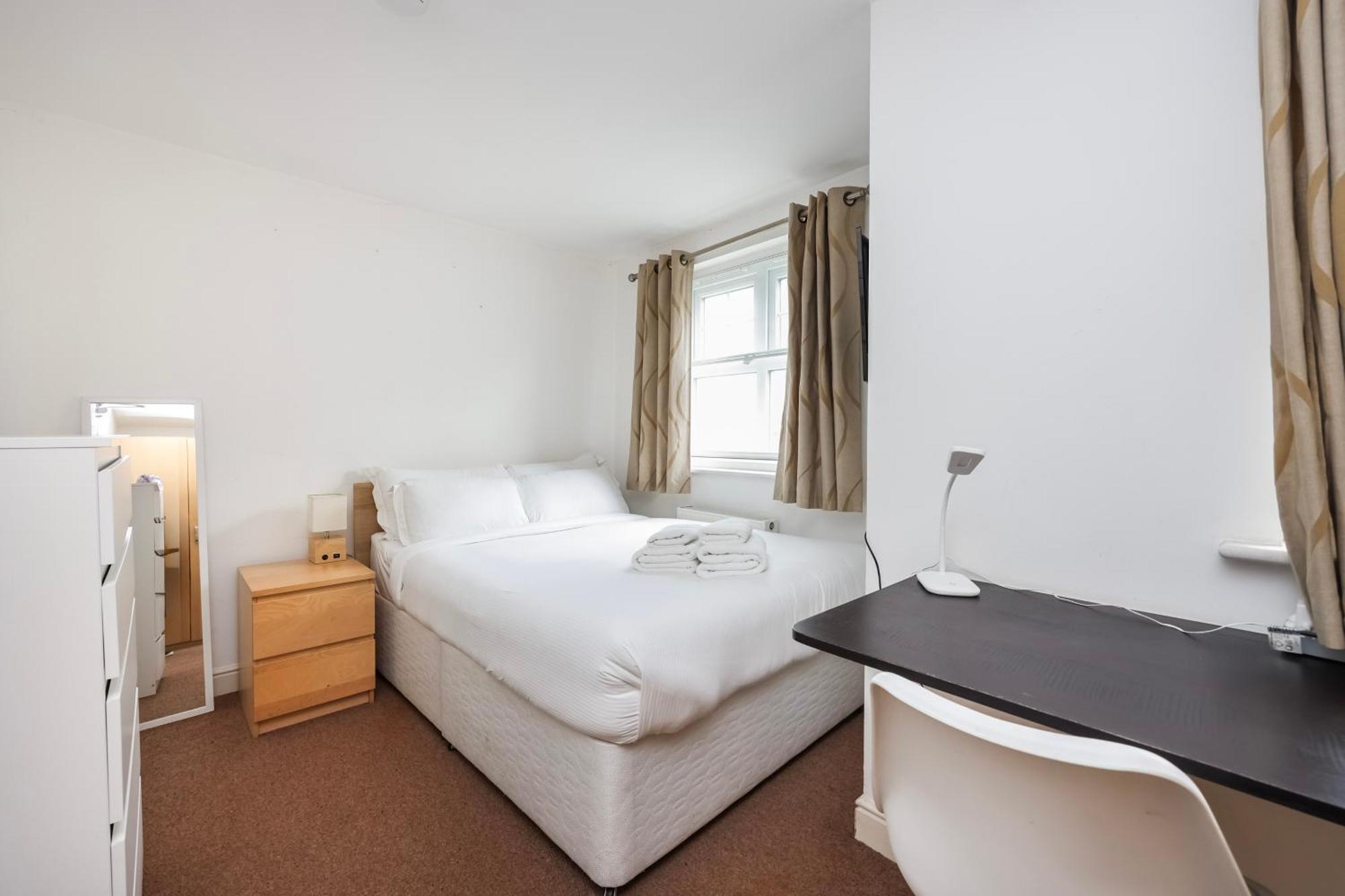 Vibrant Clapham Double Bedroom ลอนดอน ภายนอก รูปภาพ